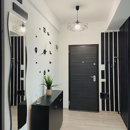 Peacock Apartament- Stefan Building דירה