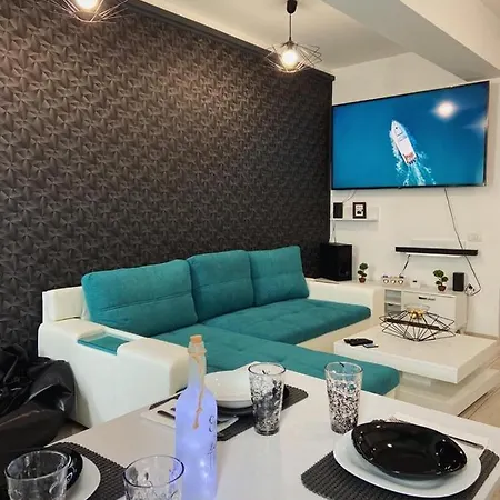 Peacock Apartament- Stefan Building דירה